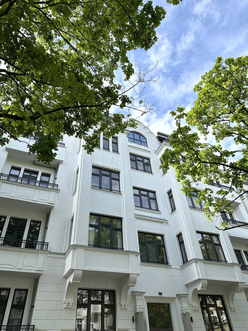 Image renovated property condominiums Palais Friedenau Hähnelstraße Berlin