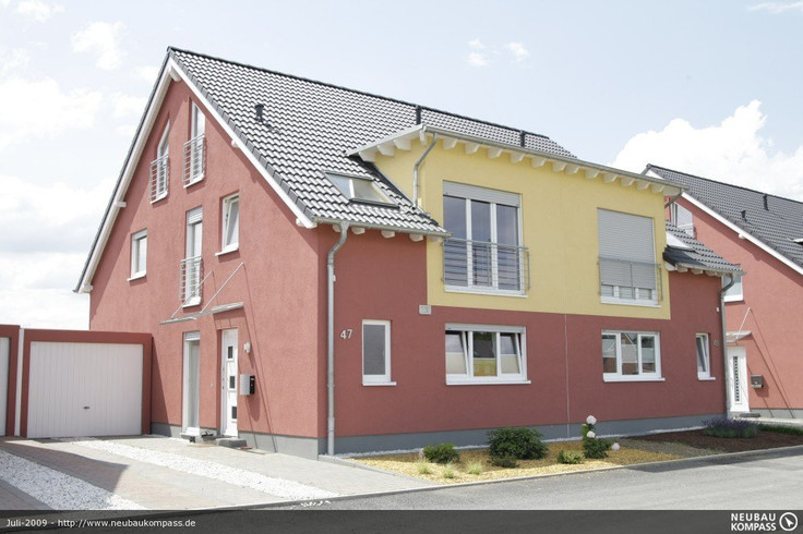 Buy Semi-detached house, House in Cologne-Widdersdorf - Tillmannsviertel, Tillmannspfädchen