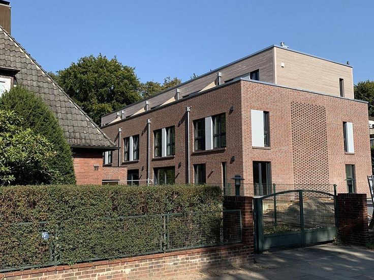 Buy Terrace house, Townhouse, House in Hamburg-Alsterdorf - Braband 37, Brabandstraße 37