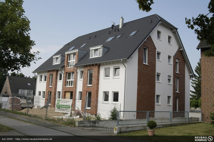 Buy Condominium, Terrace house, House in Willich - Wohnpark Willicher - Heide, Krefelder Straße 209-211