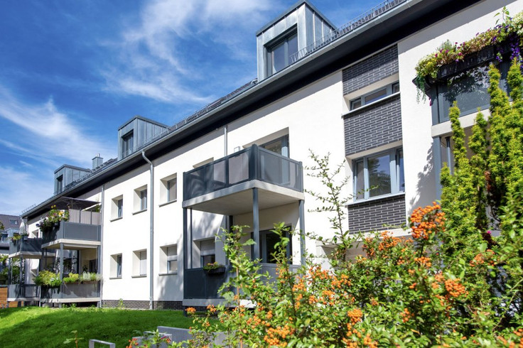 Buy Condominium, Apartment building, Renovation in Berlin-Zehlendorf - Parkside, Breisgauer Straße