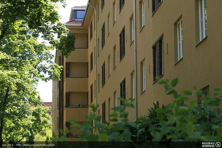 Buy Condominium in Berlin-Wilmersdorf - Rheingauviertel Wilmersdorf, 