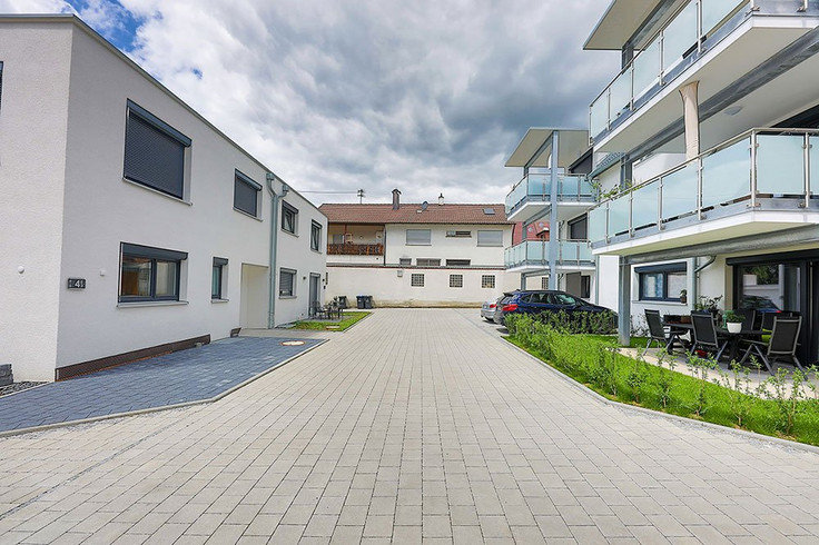 Buy Condominium, Semi-detached house in Gäufelden-Nebringen - Altingerstraße 4, Altingerstraße 4