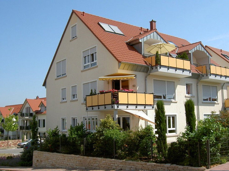 Buy Condominium in Hassloch - Wohnen südlich der Rosenstraße, Portugieserstraße 1+3