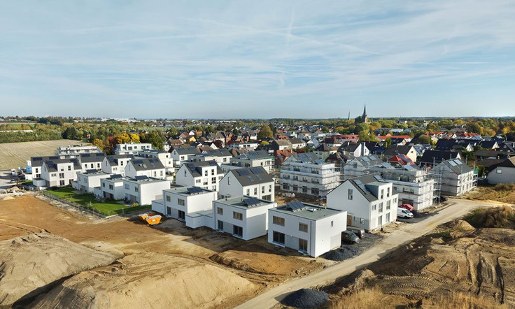 Buy Terrace house, Semi-detached house, Detached house, End-of-terrace house, Mid-terrace house, House in Holzwickede - Wohnquartier Emscher Quelle, Sommerfliederweg