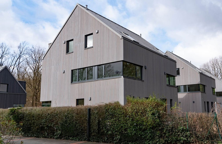 Buy Semi-detached house, Detached house, House in Berlin-Spandau - Weinmeisterhornweg, Weinmeisterhornweg 193A, 193B