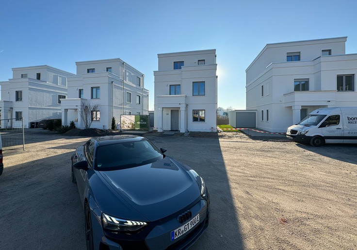 Buy Detached house, Capital investment, City villa, House in Duisburg-Huckingen - Fuchs und Hase - Einfamilienvillen, Sieglinde-Ahlers-Straße 30