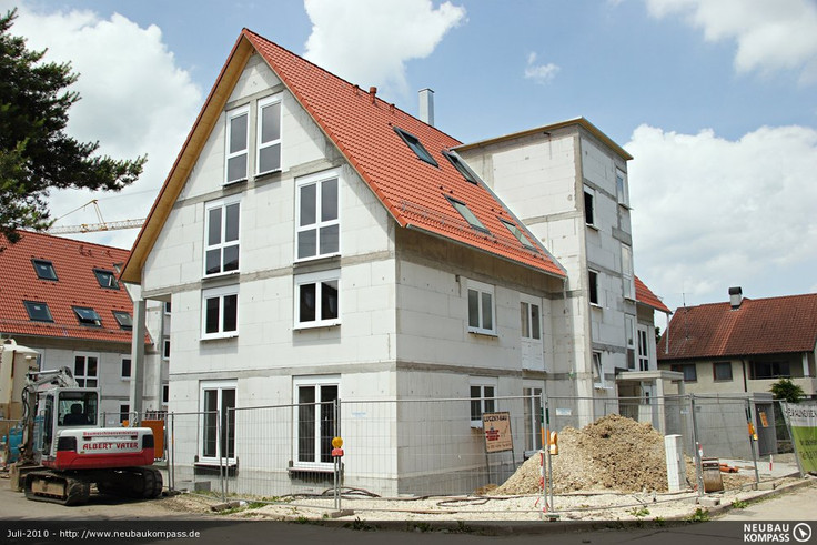 Buy Condominium, Semi-detached house, House in Kirchheim unter Teck-Ötlingen - Mörikegarten, Lessingstraße