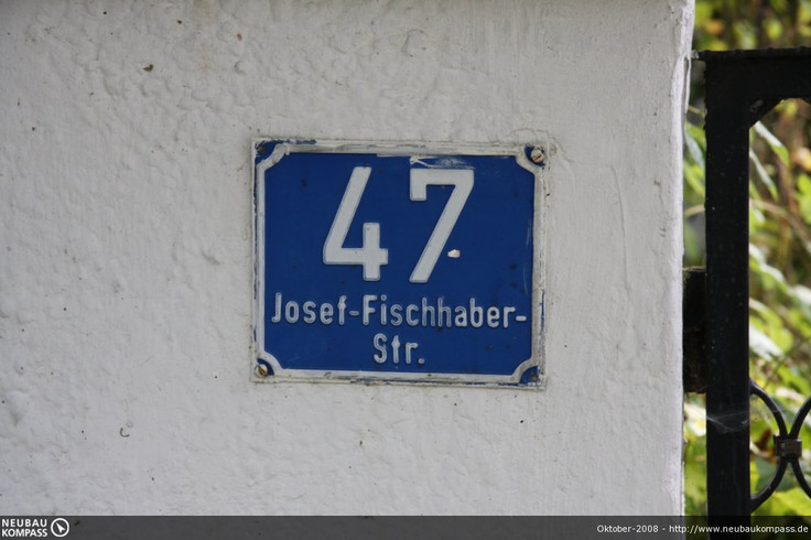 Buy Condominium, Detached house in Starnberg - Villa am Starnberger See, Josef-Fischhaber-Str. 47