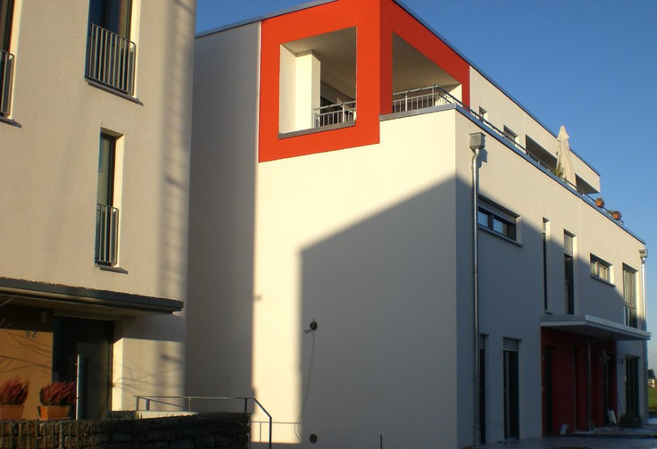 Buy Terrace house, House in Frankfurt am Main-Riedberg - Patiohäuser Riedberg, Richard-Breitenfeld-Straße