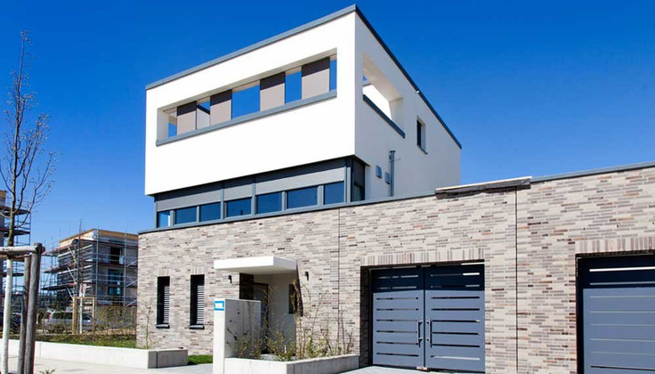 Buy Semi-detached house, Detached house in Frankfurt am Main-Riedberg - Westline, Carl-Hermann-Rudloff-Allee