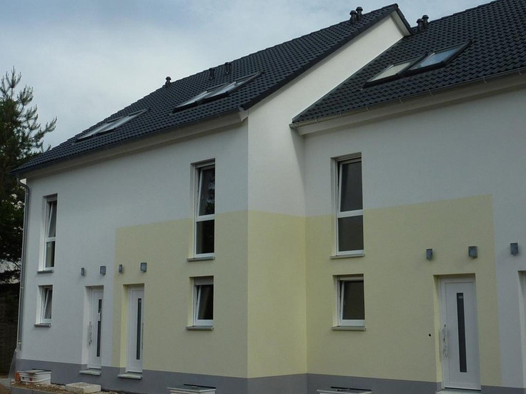 Buy Terrace house in Schwaig bei Nuremberg - Wohnen in Schwaig, 