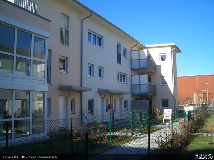 Buy Condominium, Terrace house, Semi-detached house in Munich-Aubing - Kastelburger Höfe Aubing, Kastelburgstraße 62