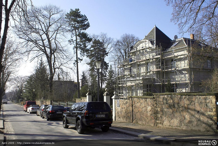 Buy Detached house in Radebeul - Villa in Radebeul, Eduard-Bilz-Straße