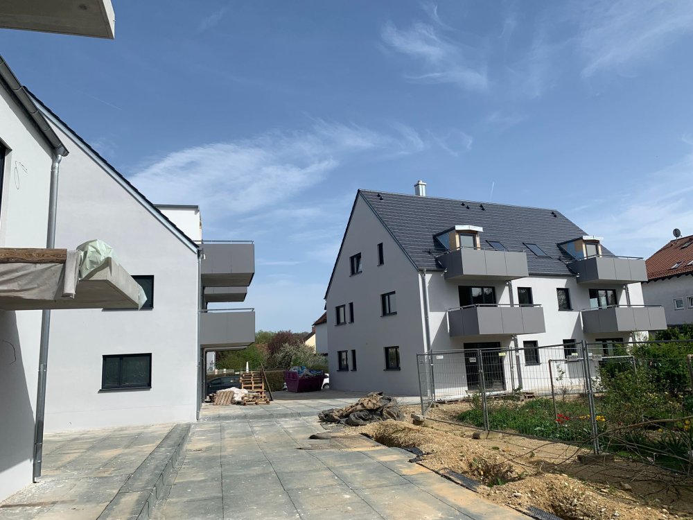 Image new build property condominiums Mehrparteienhäuser in Lappersdorf Regensburg / Bavaria