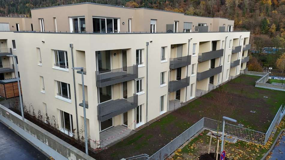 0083 ba2 hausbvorneschragvomba