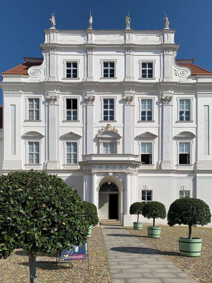 schloss oranienburg2.jpg